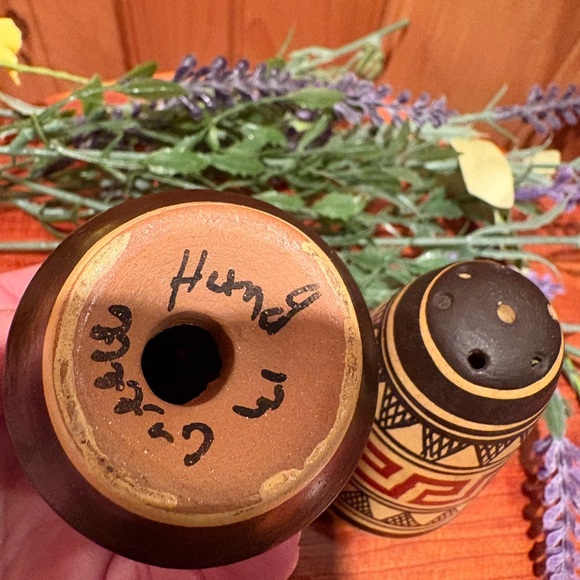 Mexican salt and pepper shakers, vintage hand painted geometric design - Picture 3 of 6